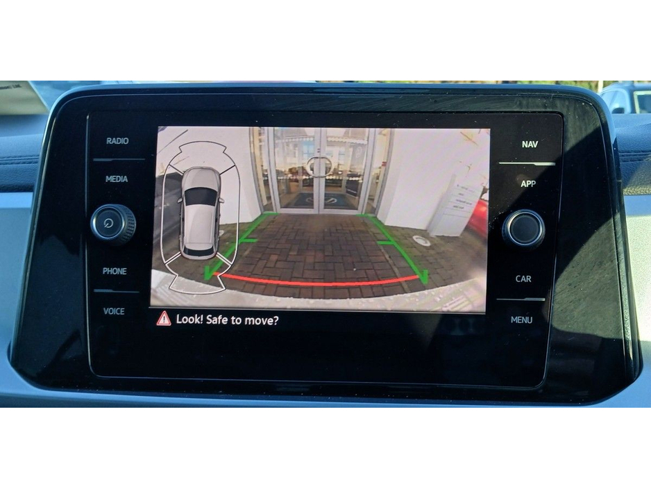 2023 Volkswagen T-Roc LIFE 2.0TDI 116HP *APP CONNECT, REVERSING CAMERA & MORE!*