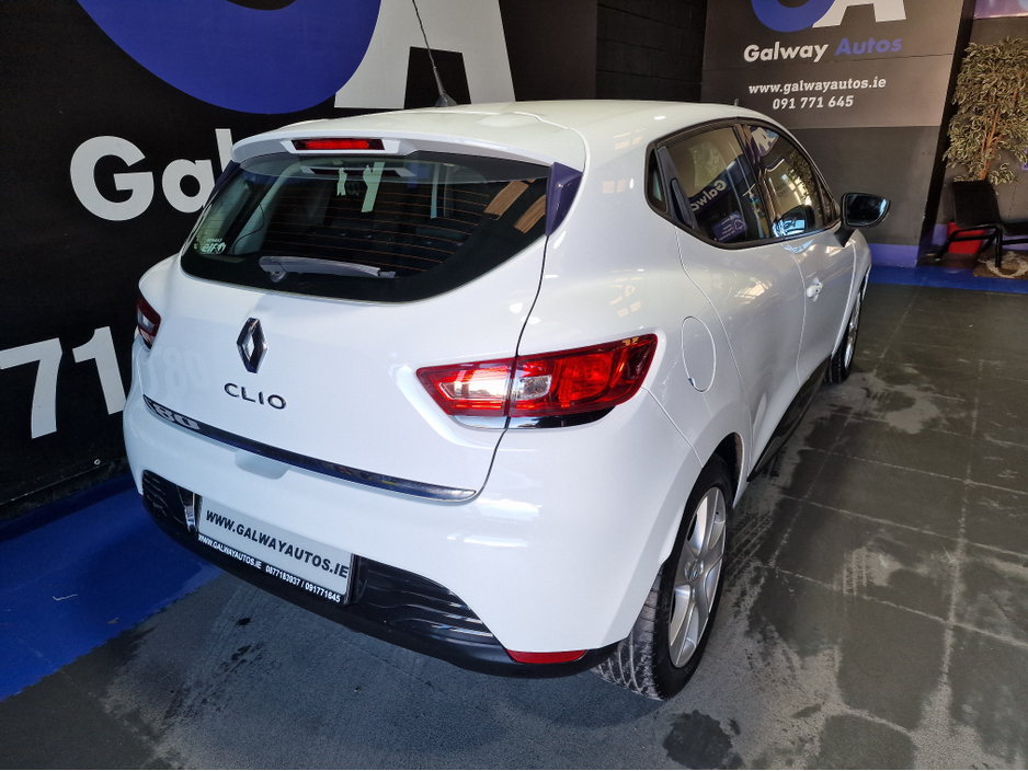 2016 Renault Clio - image 10