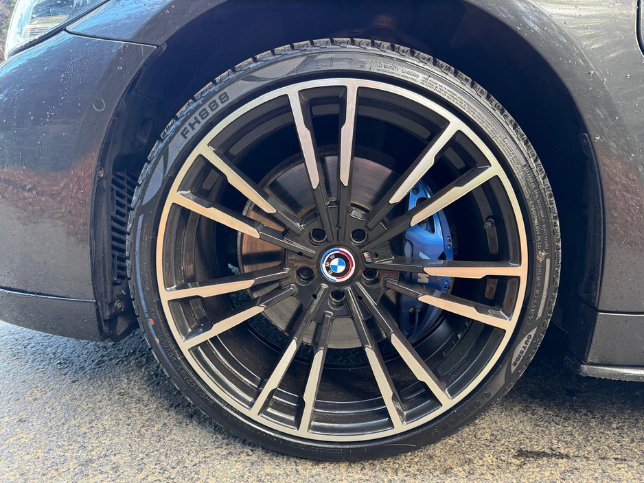 2023 BMW 5 Series - image 10