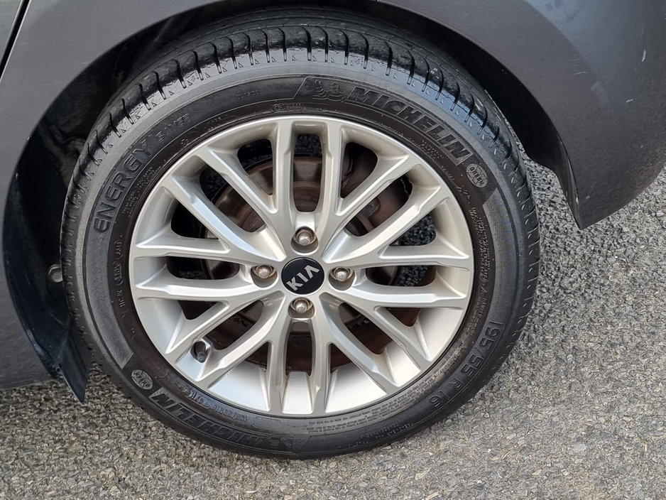 2019 Kia Rio - image 15