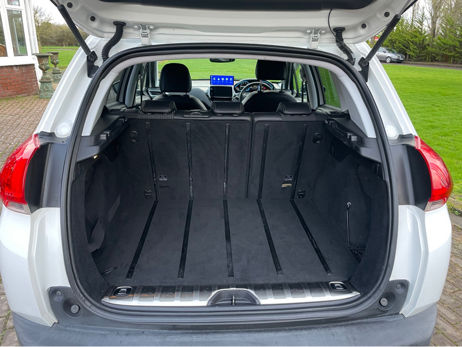 2015 Peugeot 2008 - image 6