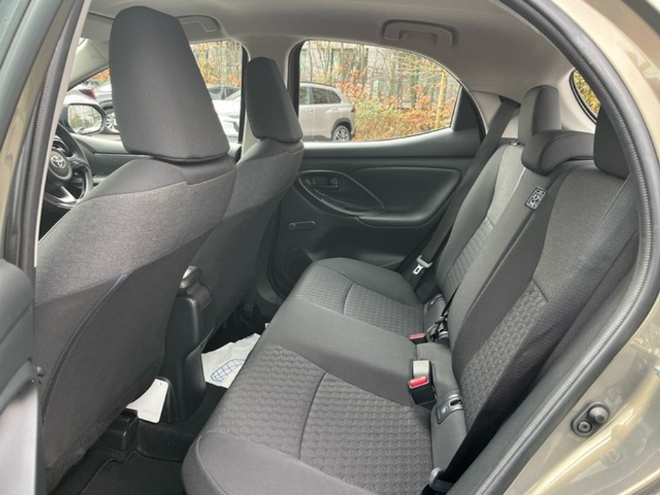 2023 Toyota Yaris 1.5 HYBRID LUNA 4DR AUTO €23,950
