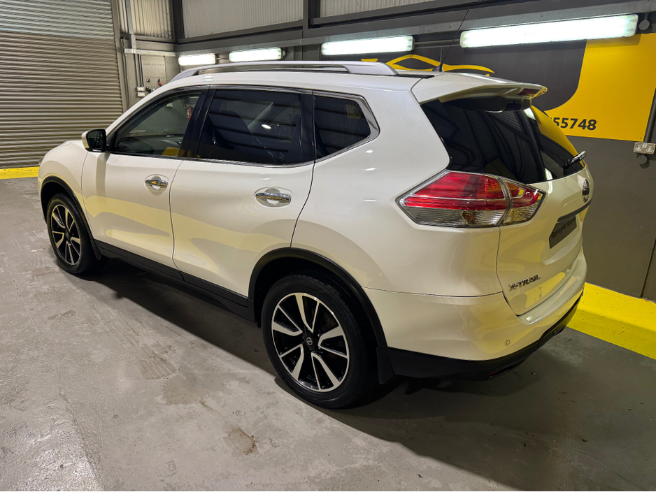 2017 Nissan X-Trail - image 3