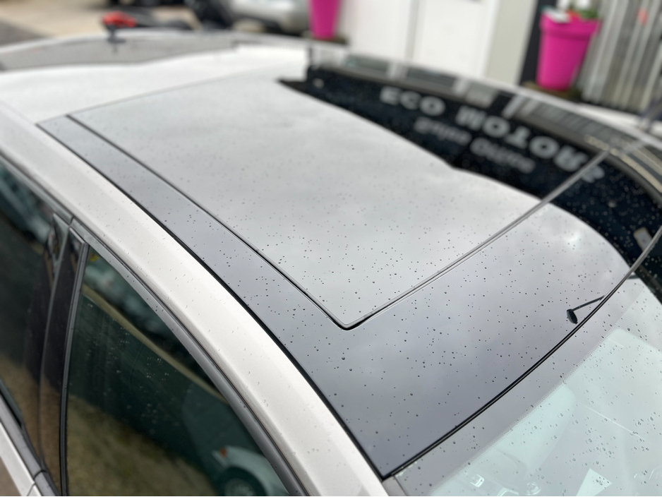 2016 Volkswagen Golf - image 25