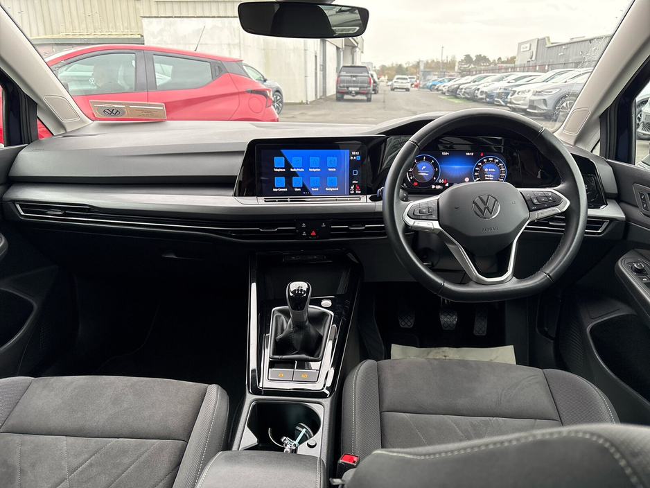 2023 Volkswagen Golf 2.0 TDI 115HP Style €29,975