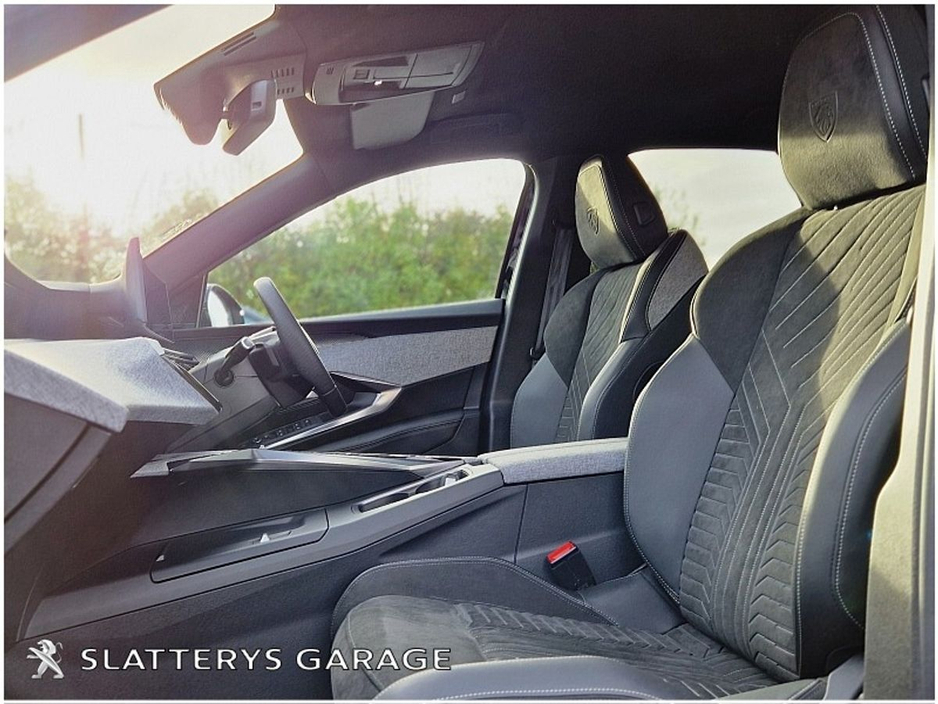 2025 Peugeot 3008 - image 4