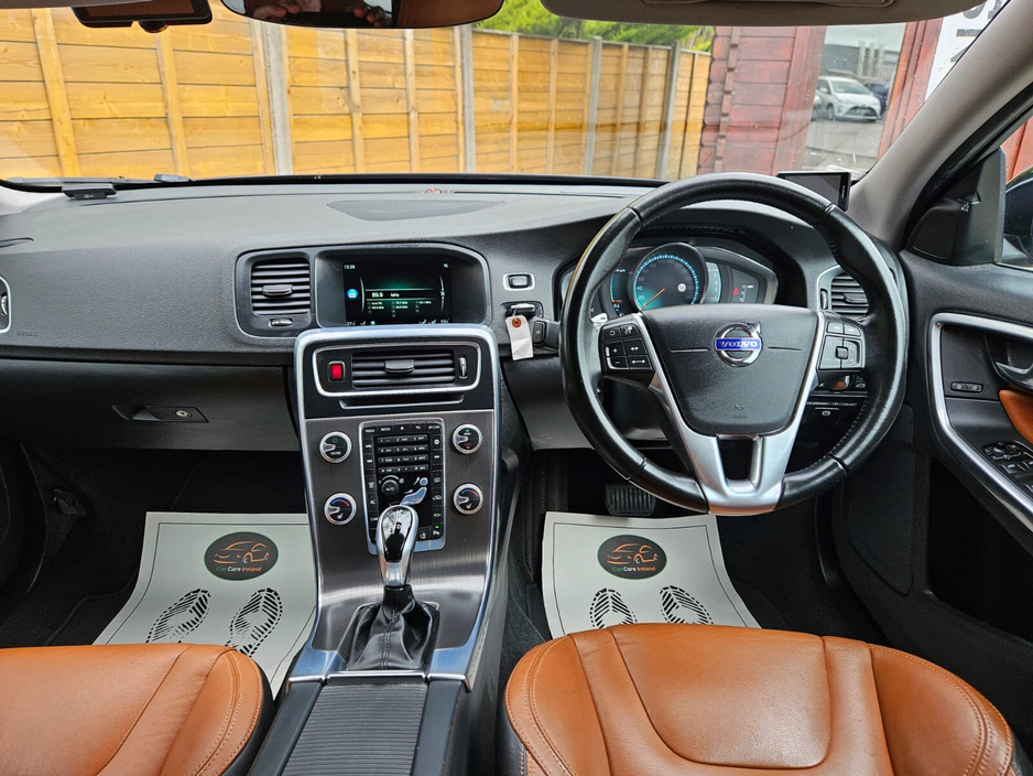 2016 Volvo V60 - image 28