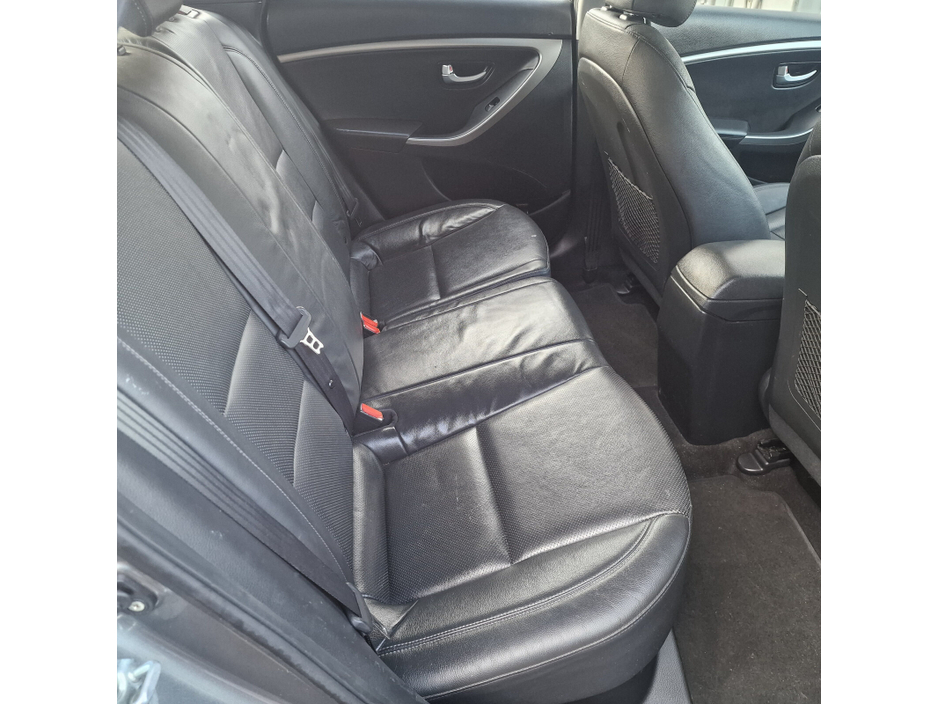 2016 Hyundai i30 - image 13