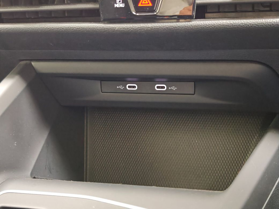 2022 Volkswagen Golf 1.0 ETSI ACTIVE Automatic, Reversing camera €24,995