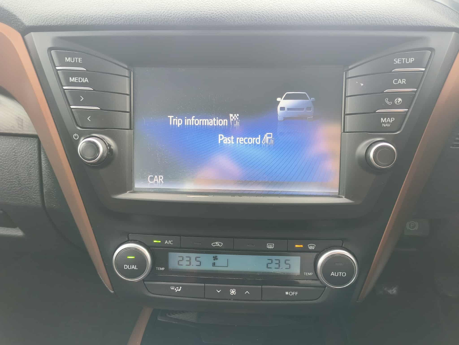 2017 Toyota Avensis - image 11