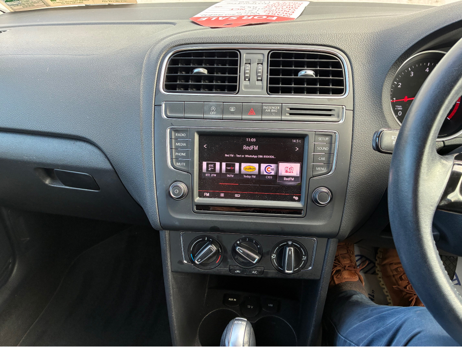 2014 Volkswagen Polo - image 16