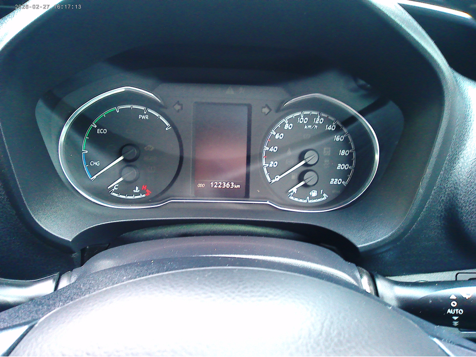 2019 Toyota Yaris - image 5