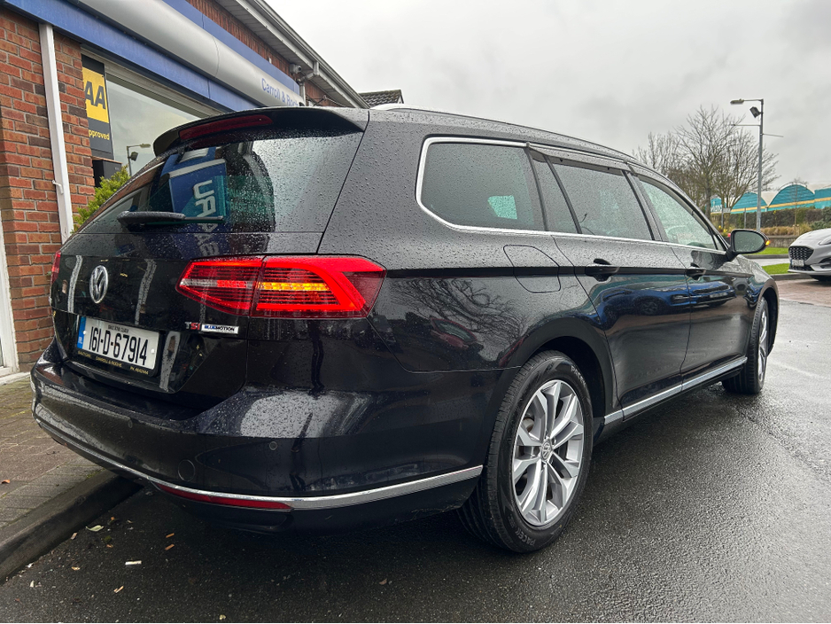 2016 Volkswagen Passat - image 18