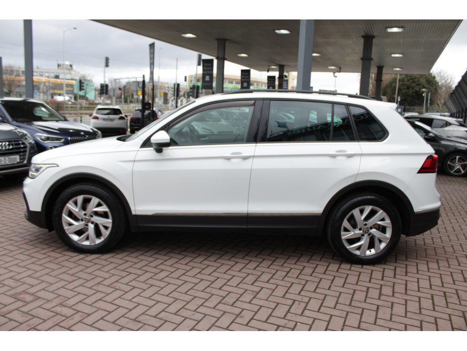 2021 Volkswagen Tiguan - image 7