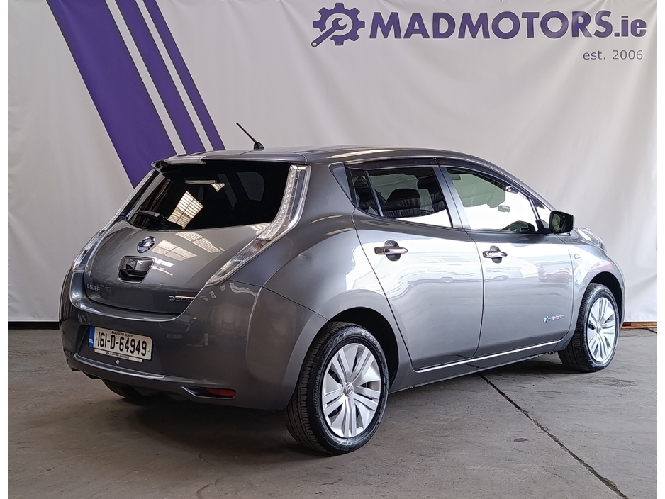 2016 Nissan Leaf - image 8