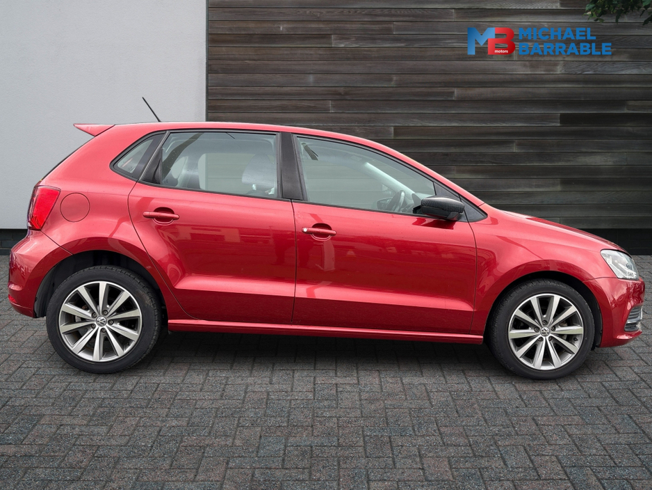 2014 Volkswagen Polo - image 4