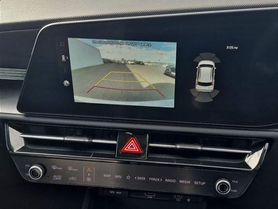 2023 Kia Niro - image 11