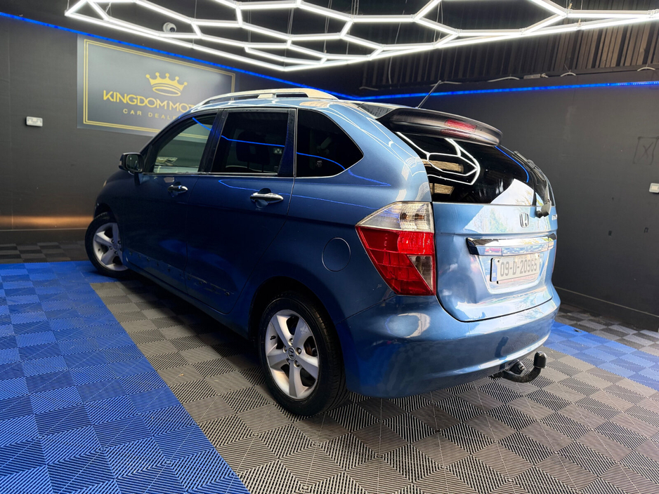 2009 Honda FR-V - image 8