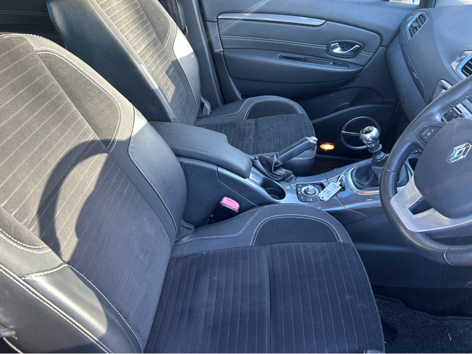 2013 Renault Scenic - image 5