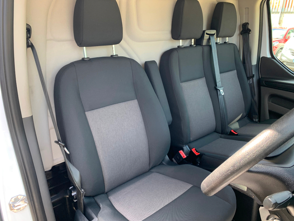 2021 Ford Transit Custom - image 16