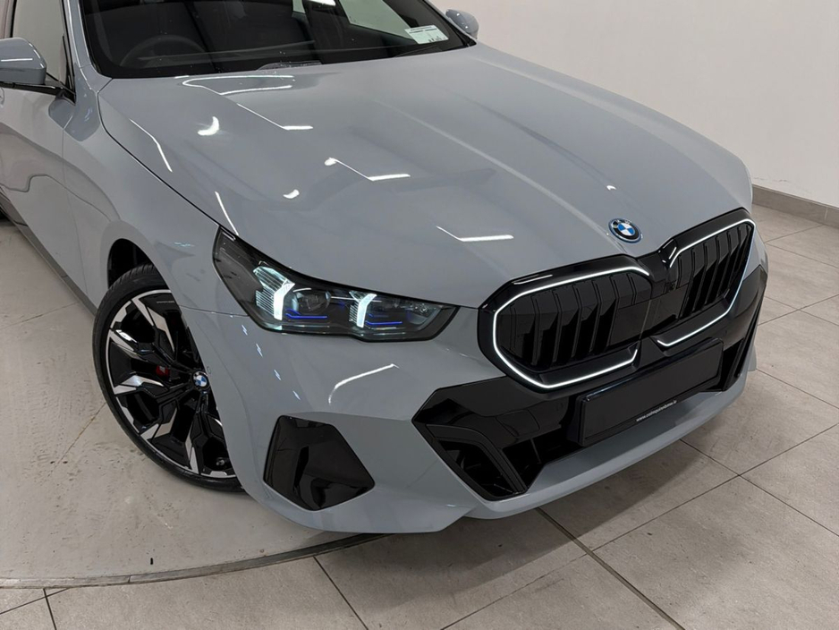 2026 BMW 5 Series - image 25