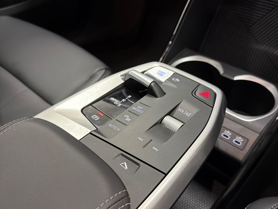2025 BMW iX1 - image 10
