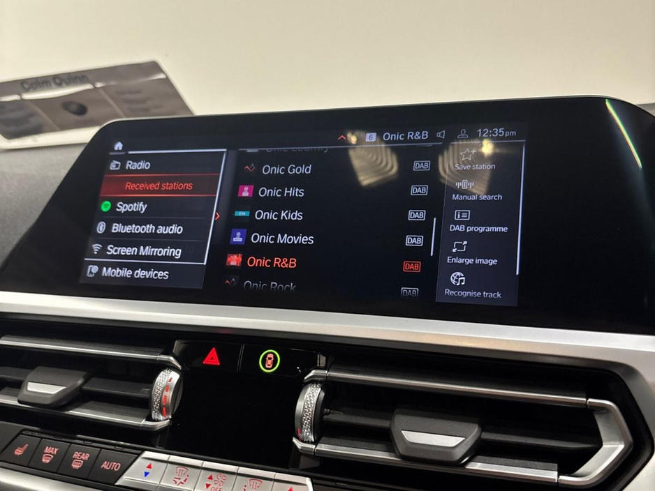 2022 BMW 3 Series - image 8