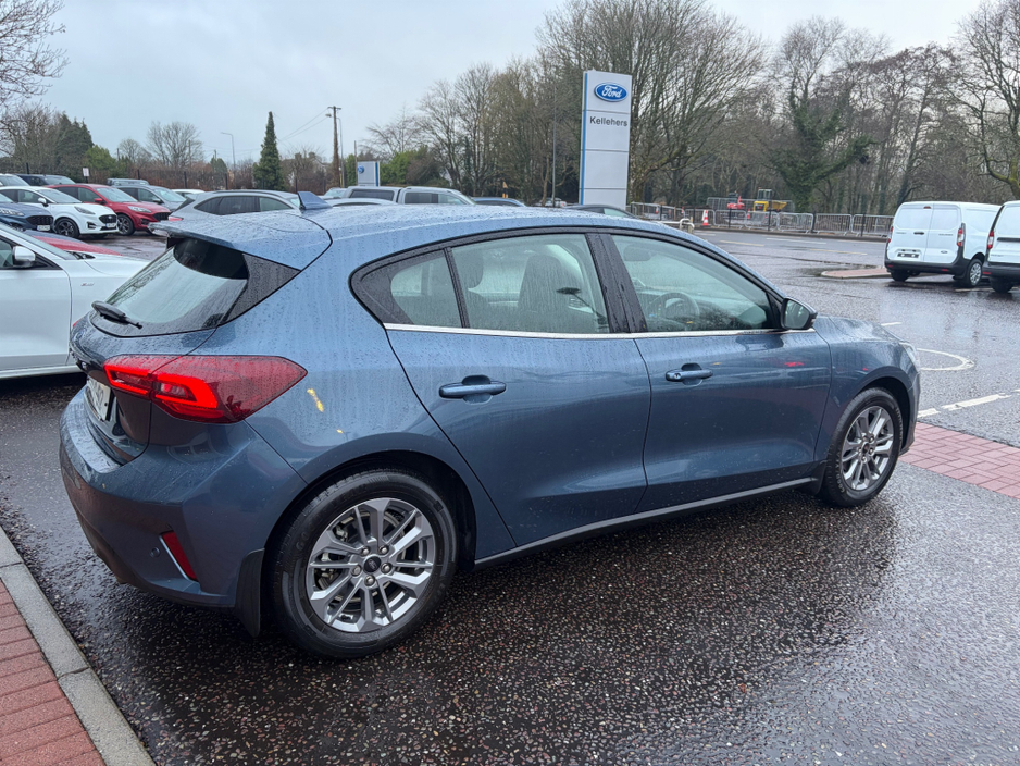 2024 Ford Focus TITANIUM 1.0T 125 M6 4DR