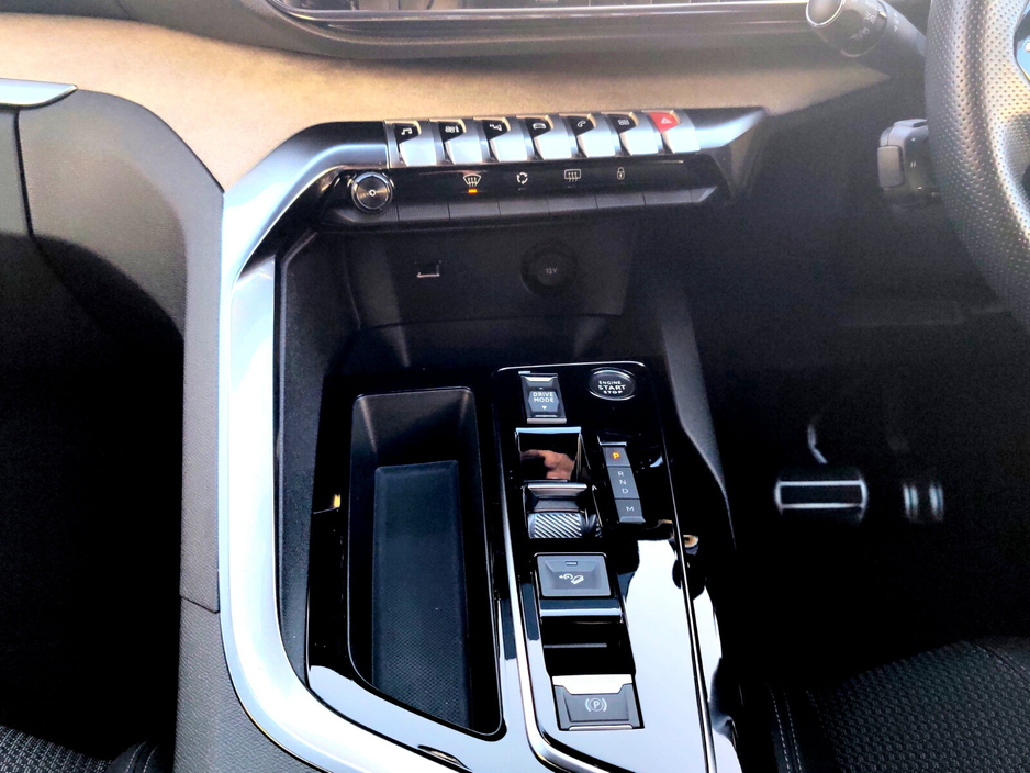 2024 Peugeot 3008 - image 12