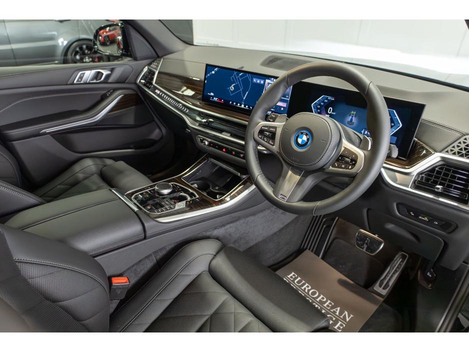 2025 BMW X5 - image 8