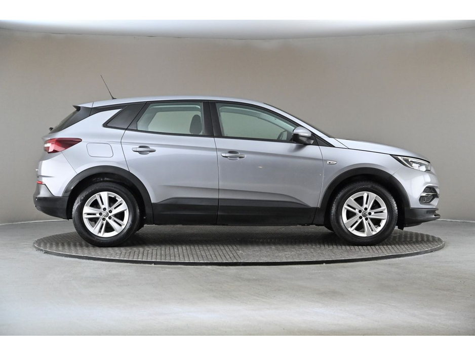 2021 Opel Grandland X - image 11