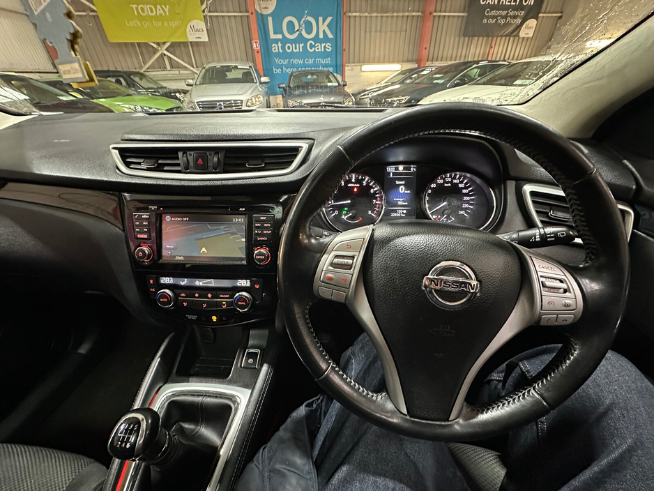 2017 Nissan Qashqai 1.2 PET SV €8,887