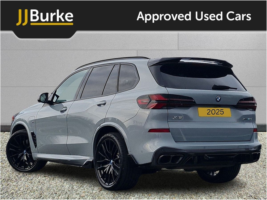 2025 BMW X5 - image 4