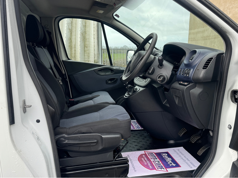 2019 Opel Vivaro - image 10