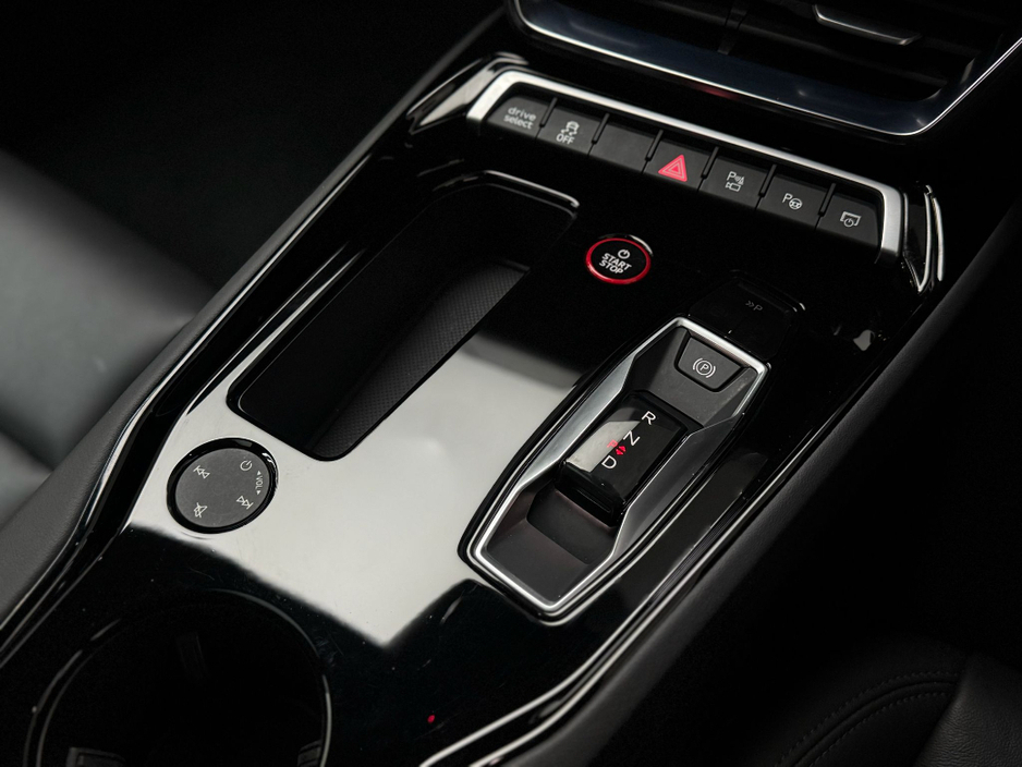 2024 Audi e-tron GT quattro - image 19