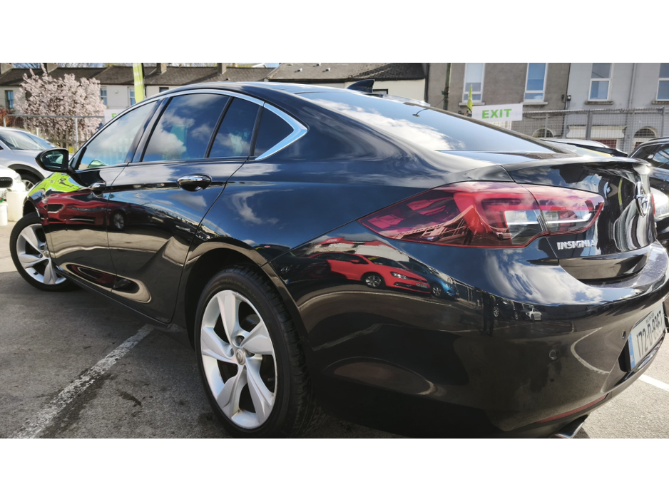 2017 Opel Insignia - image 3