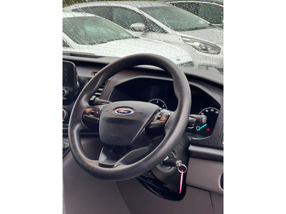 2022 Ford Transit Custom - image 8