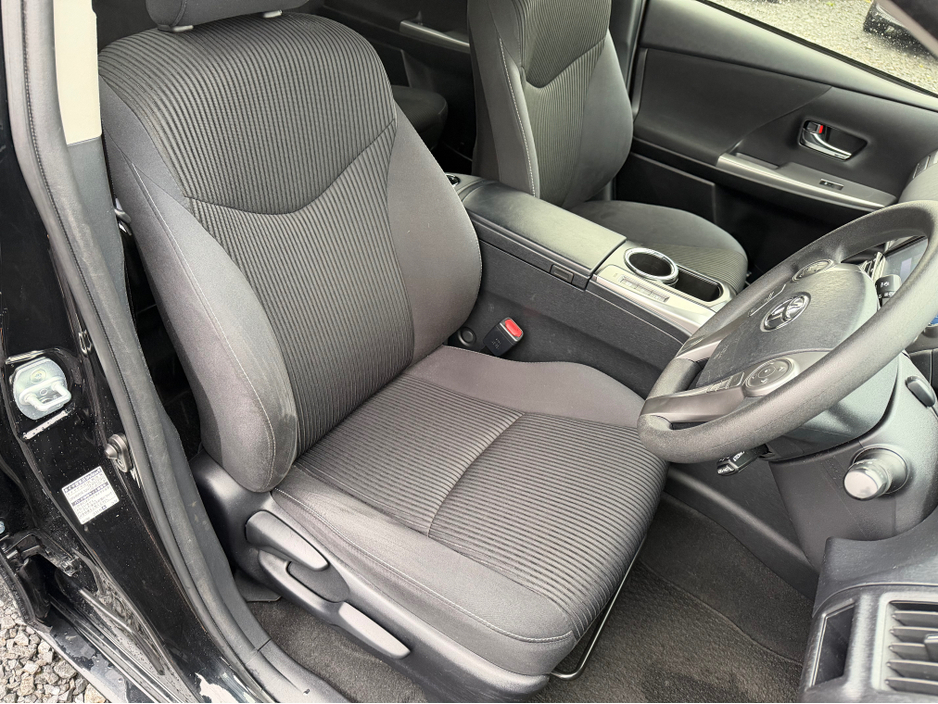 2018 Toyota Prius - image 21