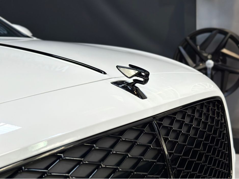 2025 Bentley Flying Spur - image 4
