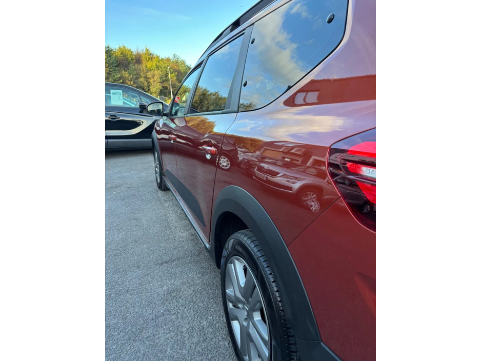 2022 Dacia Jogger - image 12