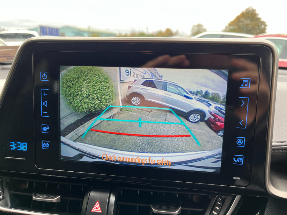 2020 Toyota C-HR HYBRID LUNA SPORT AUTOMATIC 1.8 PETROL //ADAPTIVE CRUISE CONTROL//KEYLESS ENTRY//REVERSE CAMERA//HEATED SEATS// €22,950