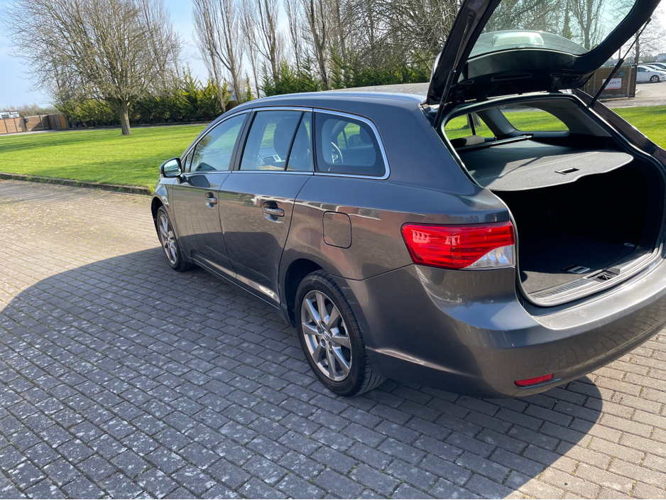 2013 Toyota Avensis - image 7