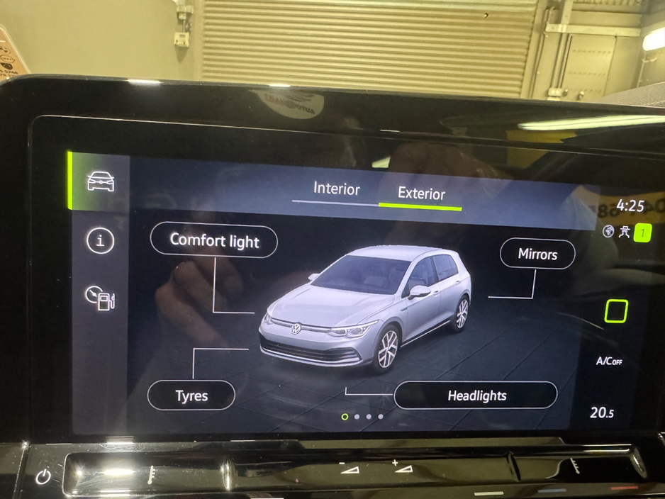 2024 Volkswagen Golf - image 21