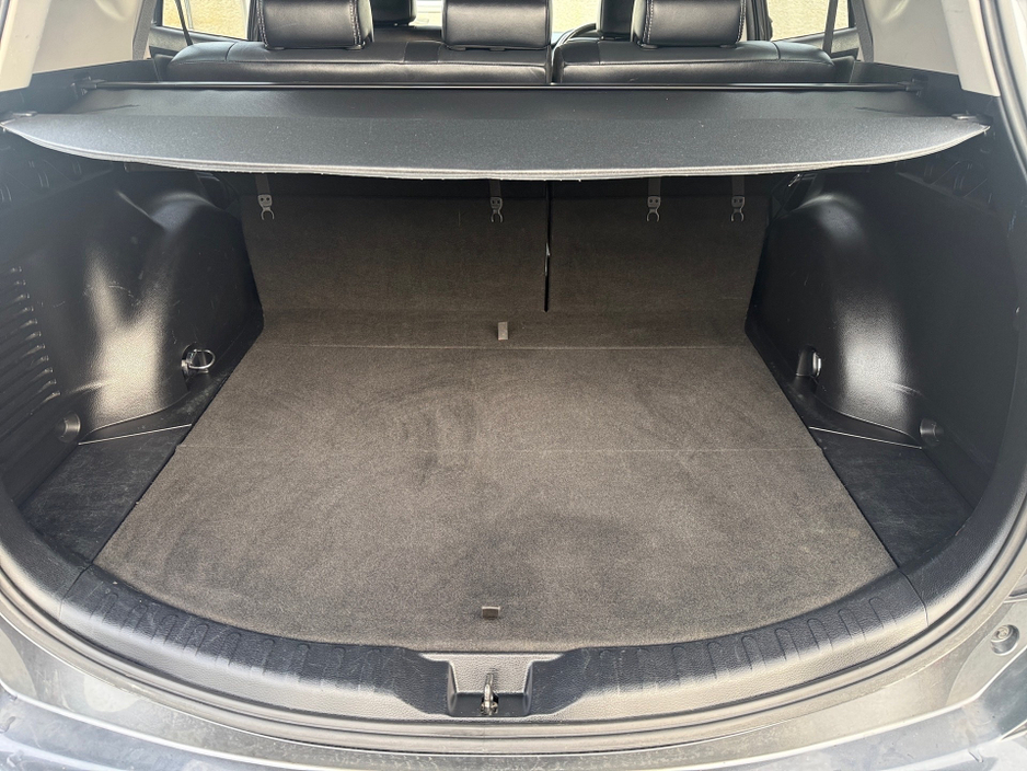 2016 Toyota Rav4 - image 18