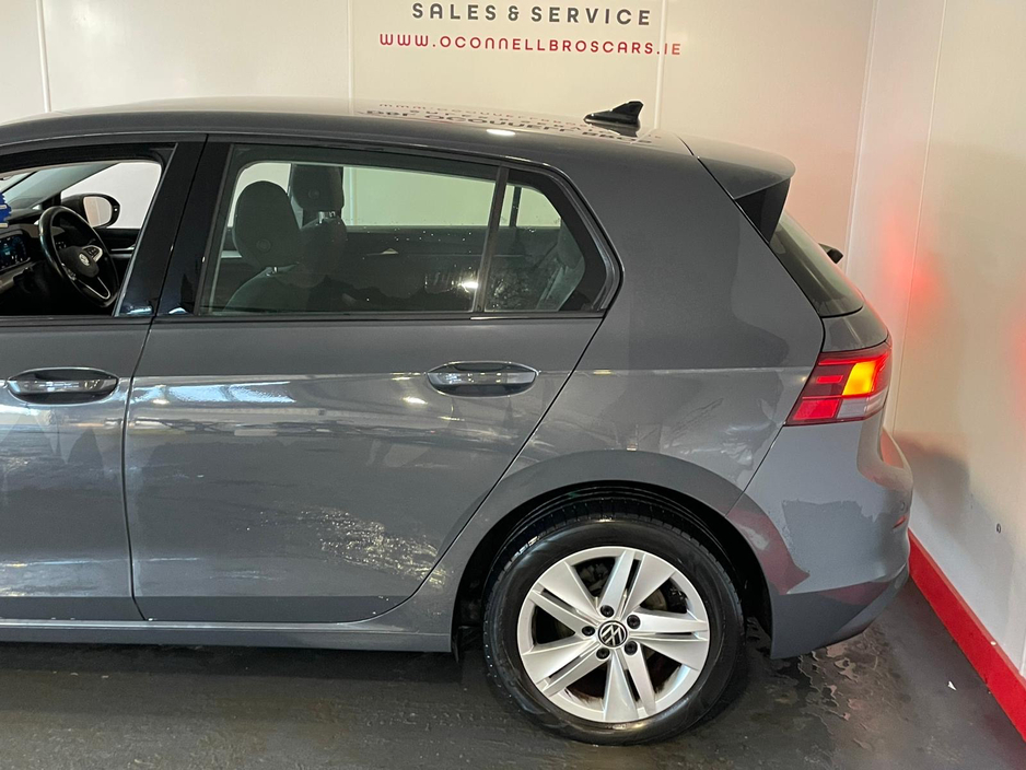 2020 Volkswagen Golf - image 5