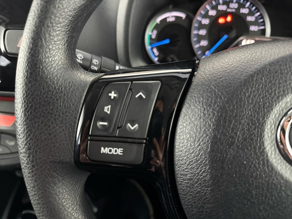 2019 Toyota Yaris - image 12