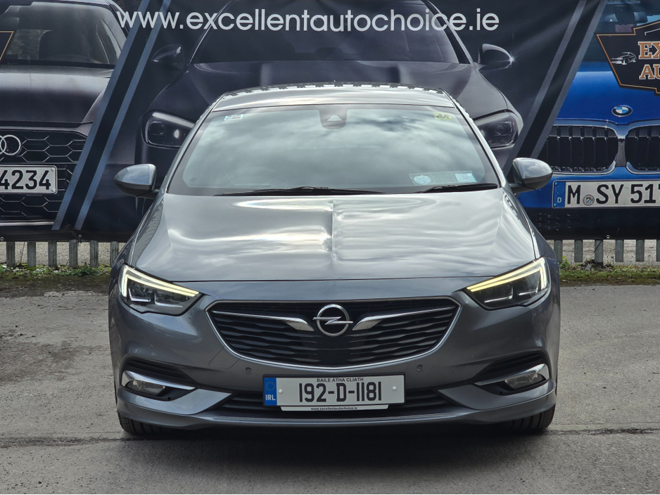 2019 Opel Insignia - image 2