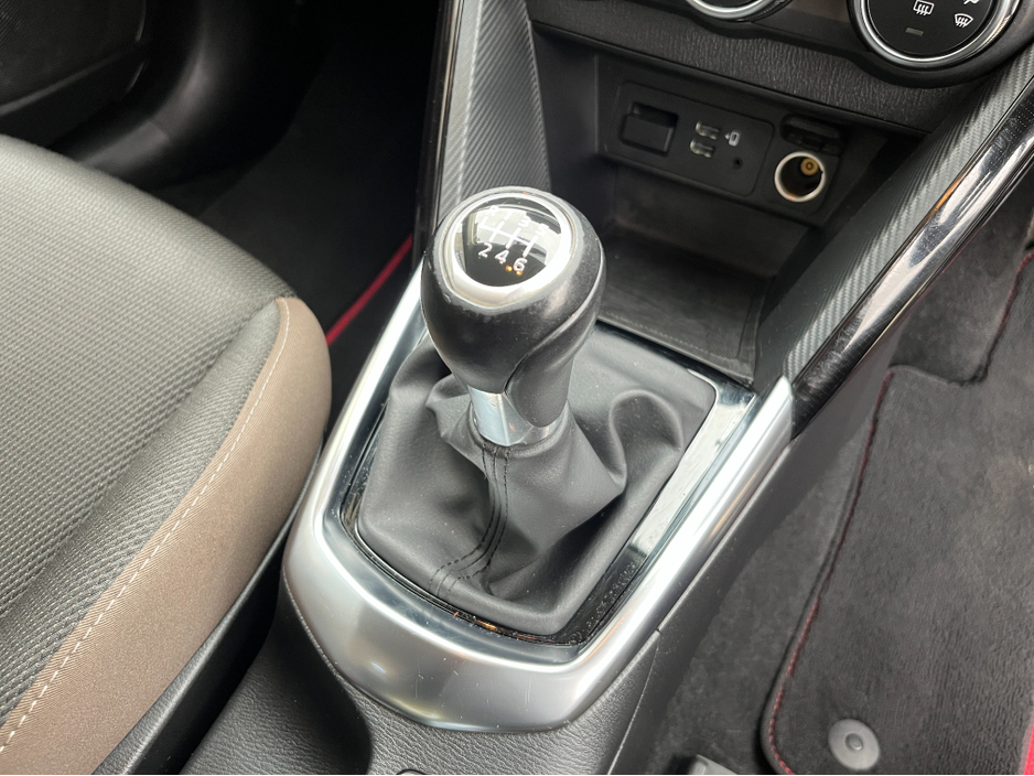 2022 Mazda Mazda2 - image 19