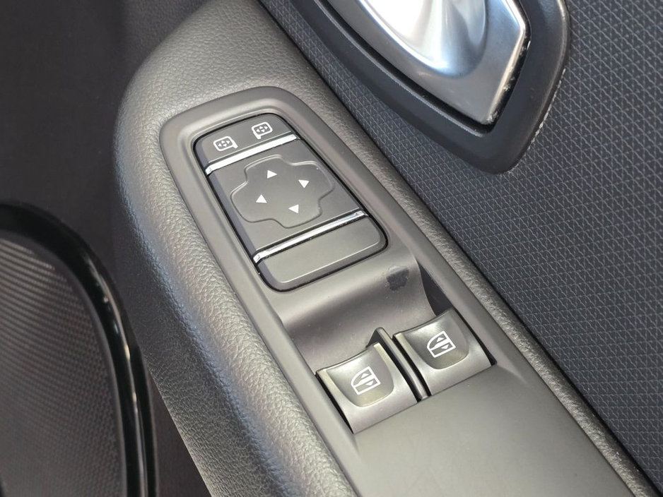 2019 Renault Clio - image 15