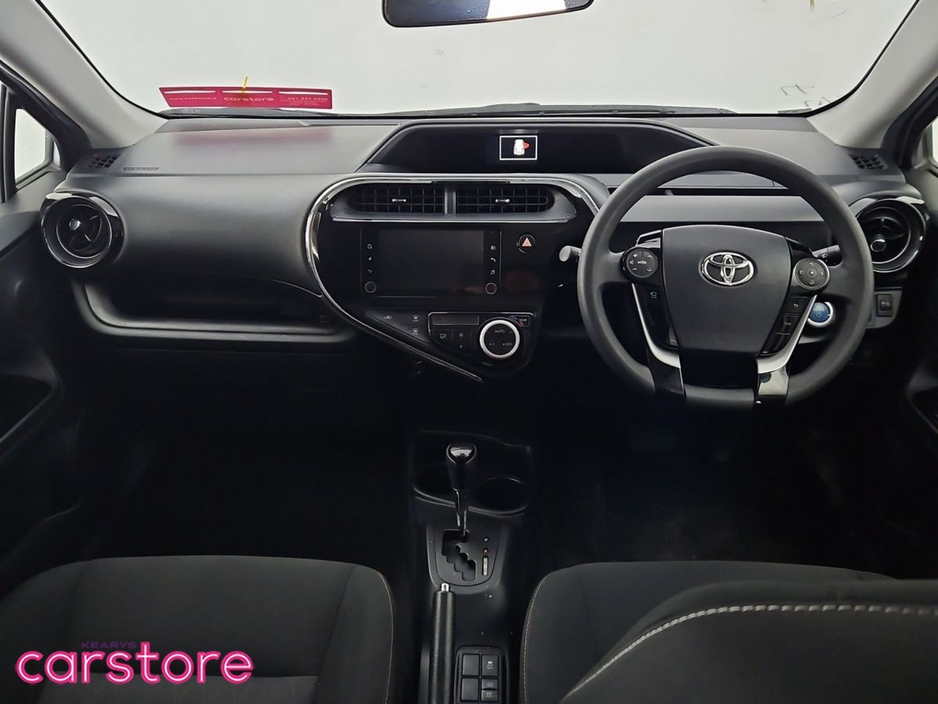 2020 Toyota Aqua - image 11